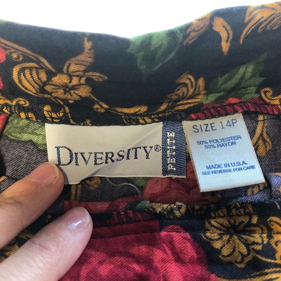 DIVERSITY midi flowy floral skirt in size 14P - Picture 8 of 9